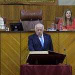 El nuevo presidente del Parlamento, Jesús Aguirre, toma posesión de su cargo durante la sesión constitutiva del Parlamento andaluz de la XII Legislatura en el Parlamento de Andalucía. Joaquin Corchero / Europa Press