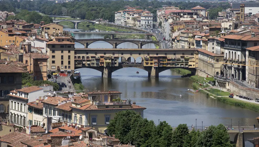 El Ponte Vecchio es uno de los puentes más famosos del mundo