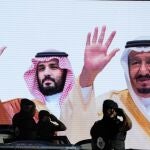 El rey saudí Salman, a la derecha, y del príncipe heredero Mohammed bin Salman (AP Photo/Amr Nabil, File)