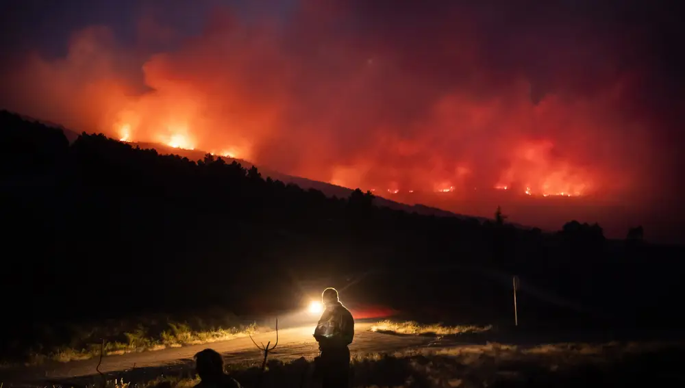Incendio forestal en el Parque Natural de las Batuecas-Sierra de Francia, en el termino municipal de Monsagro y Serradilla del Arroyo (Salamanca)