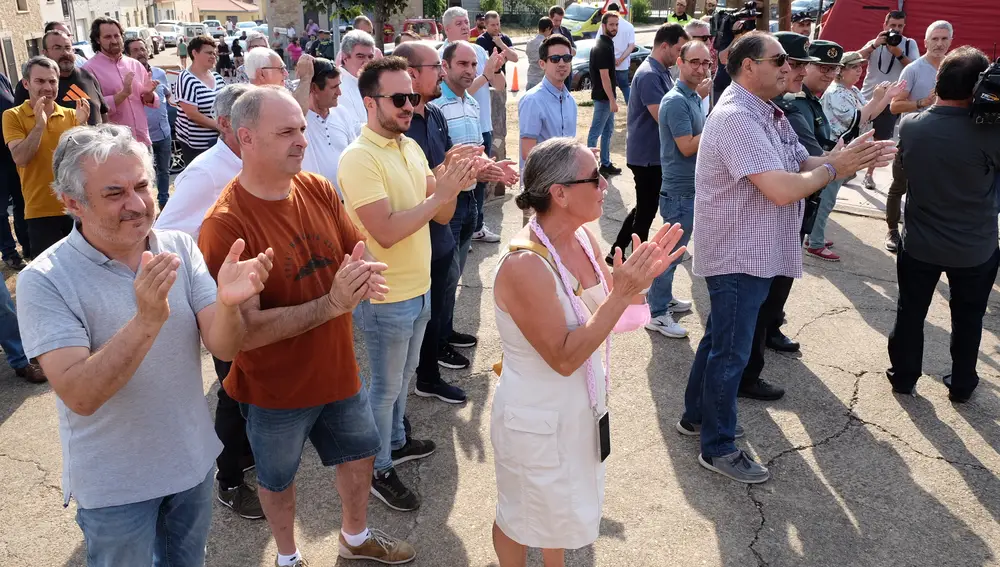 Los vecinos aplaudan la intervención de los brigadistas en Salamanca