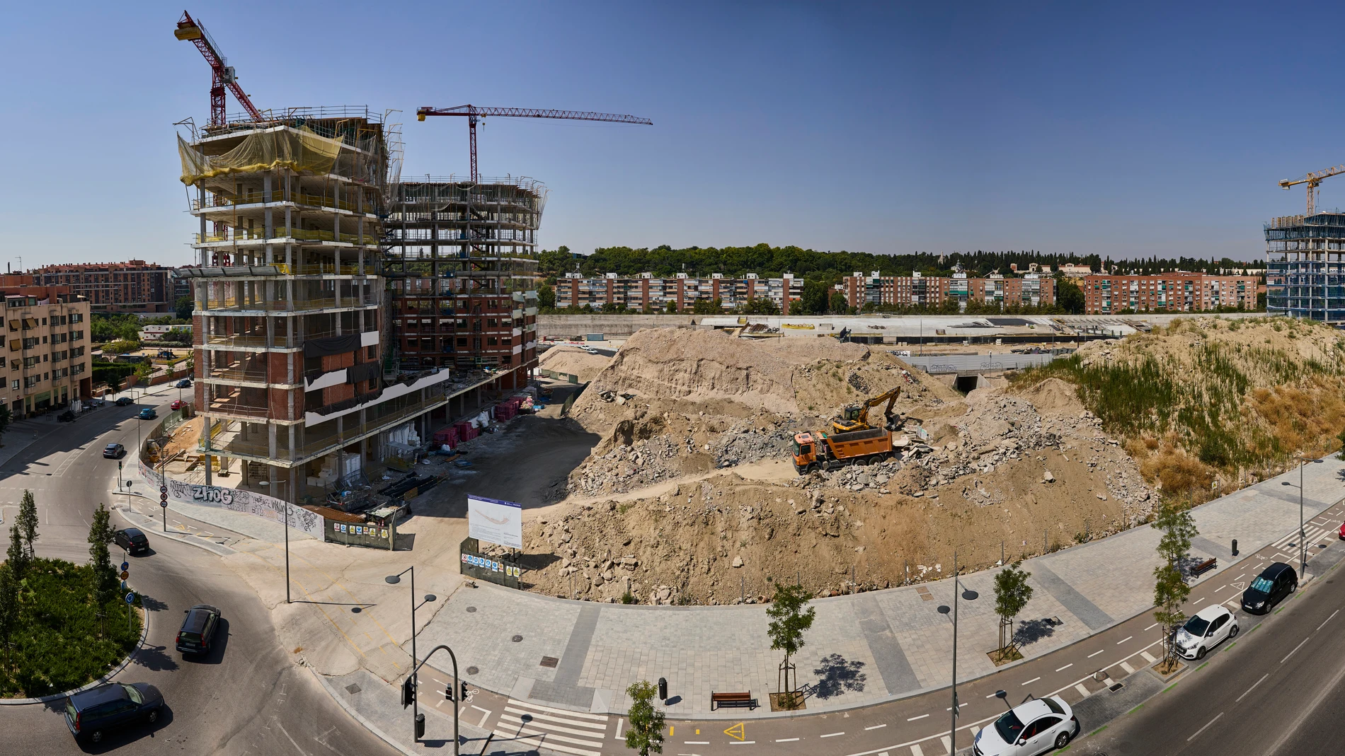 Imagen Panorámica de los edificios de nueva construcción en los terrenos que ocupaba el antiguo estadio Vicente Calderón en la ribera del río Manzanares.