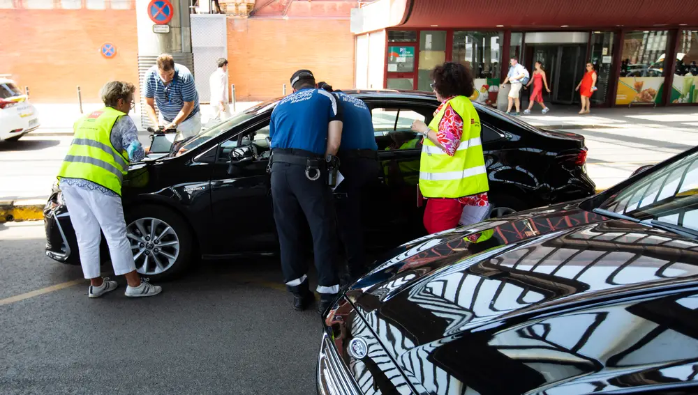 El viernes, en el control de Atocha, 25 VTC fueron inspeccionadas: un vehículo acabó inmovilizado