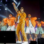 El que para muchos es el "Rey del Reguetón", Daddy Yankee, se ha despedido este sábado del público español en el festival "Puro Latino" de Torremolinos, único concierto en España que el puertorriqueño ha incluido en su gira "La última vuelta". EFE/ Álvaro Cabrera