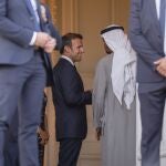 El presidente francés Emmanuel Macron, y el jeque emiratí Mohammed Bin Zayed en París