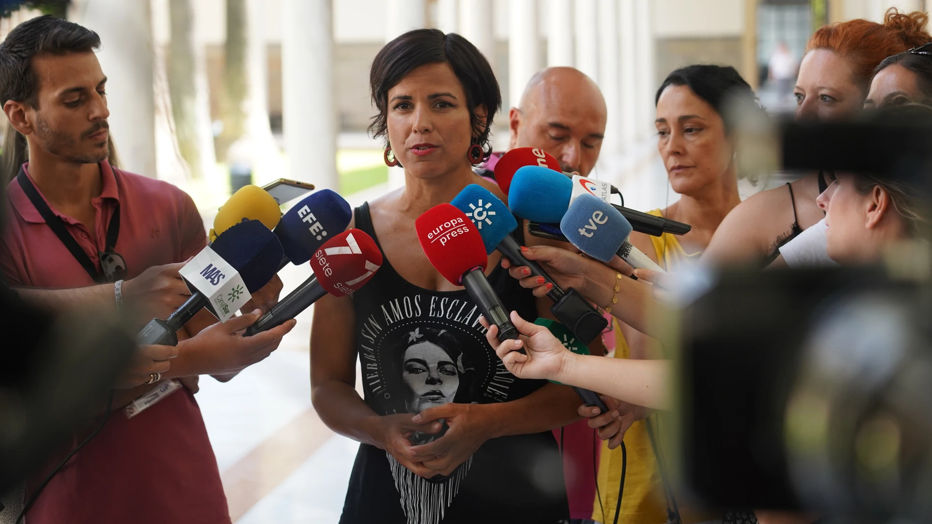 La portavoz de Adelante Andalucía, Teresa Rodríguez, en declaraciones a la prensa. Eduardo Briones / Europa Press