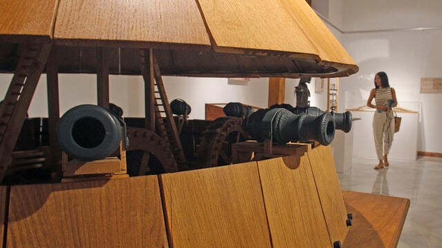 Más de una decena de réplicas de máquinas e ingenios del renancentista italiano Leonardo da Vinci se exponen desde hoy y hasta el próximo noviembre en el Palacio Provincial de la Diputación de Alicante
