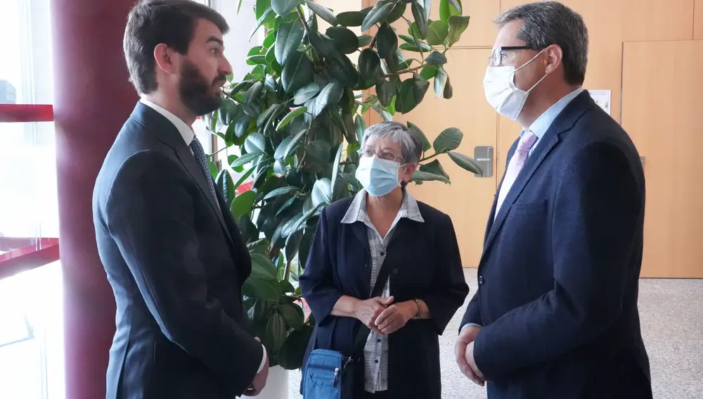 García-Gallardo ha estado acompañado por el gerente y director médico del Centro, Ángel Miguel González, y de la hermana Hospitalaria del Sagrado Corazón de Jesús y superiora del Centro Hospitalario, sor María Fuencisla Martín