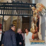La presidenta de la Diputación de Palencia, Ángeles Armisén, presenta, junto al Obispo de Palencia, Manuel Herrero (2D); y el director del Museo Territorial Campos del Renacimiento, José María Vicente (2I), el balance del primer ño de apertura, en la iglesia de San Pedro de Cisneros(Palencia)