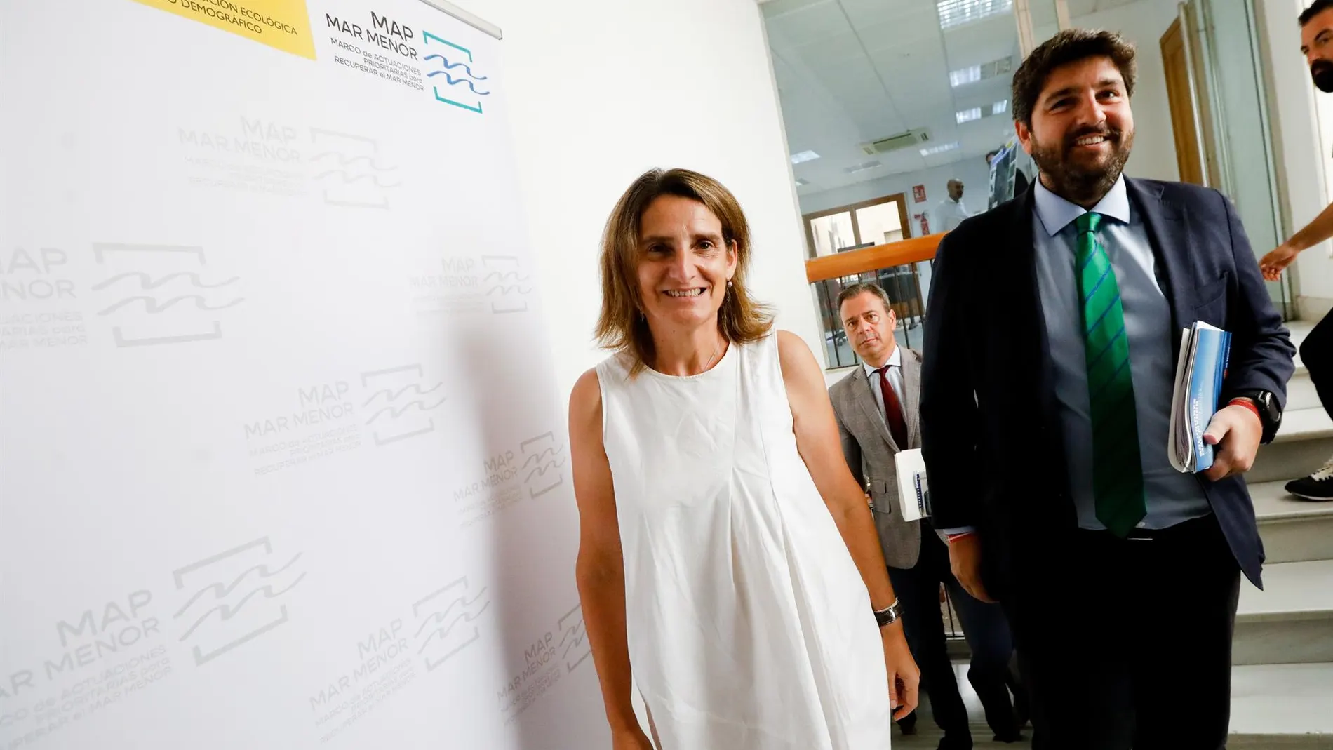 La ministra de Transición Ecológica, Teresa Ribera, y el presidente de la Región de Murcia, Fernando López Miras