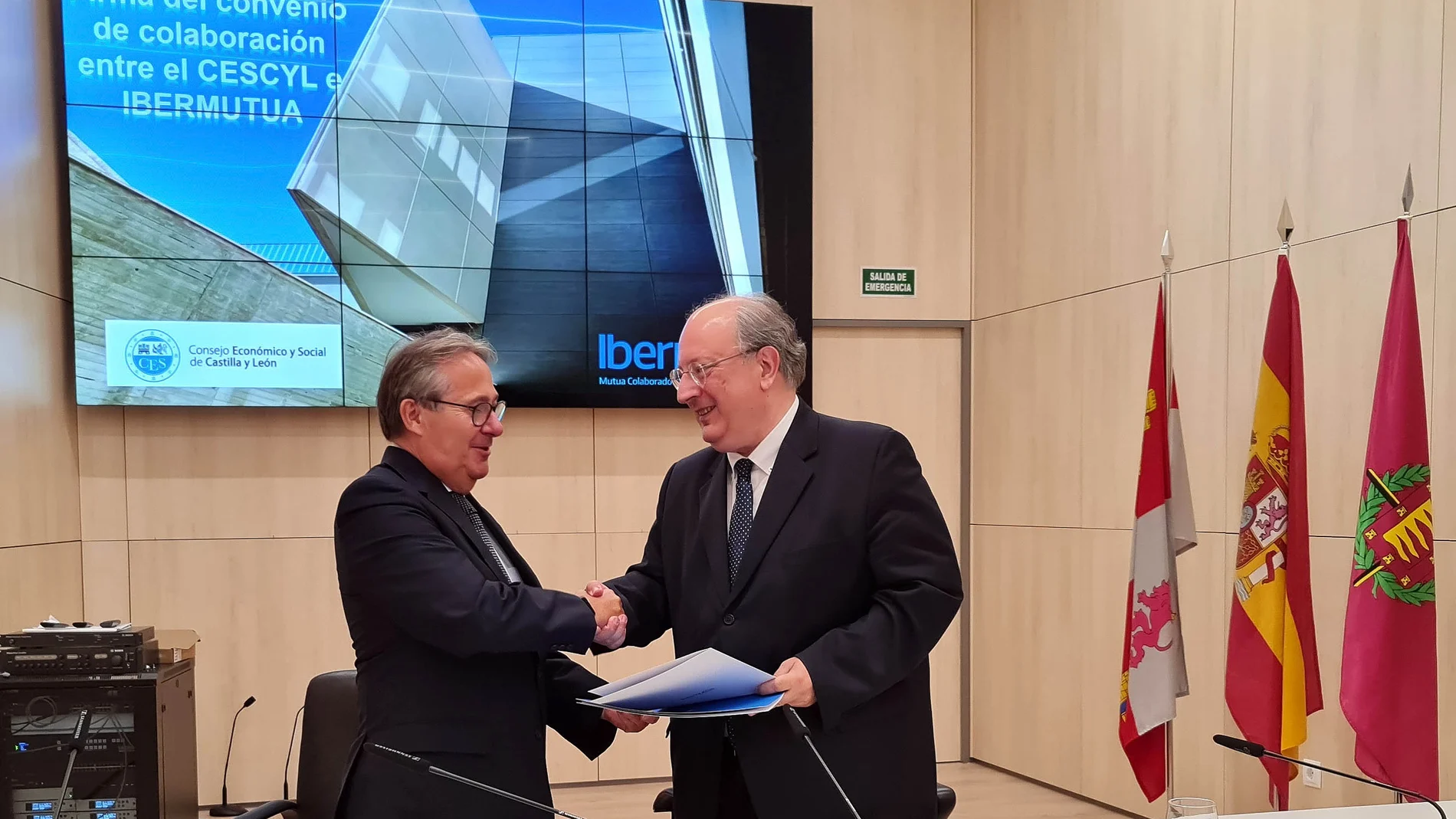 Ibermutua y el Consejo Económico y Social de Castilla y León firman un convenio de colaboración