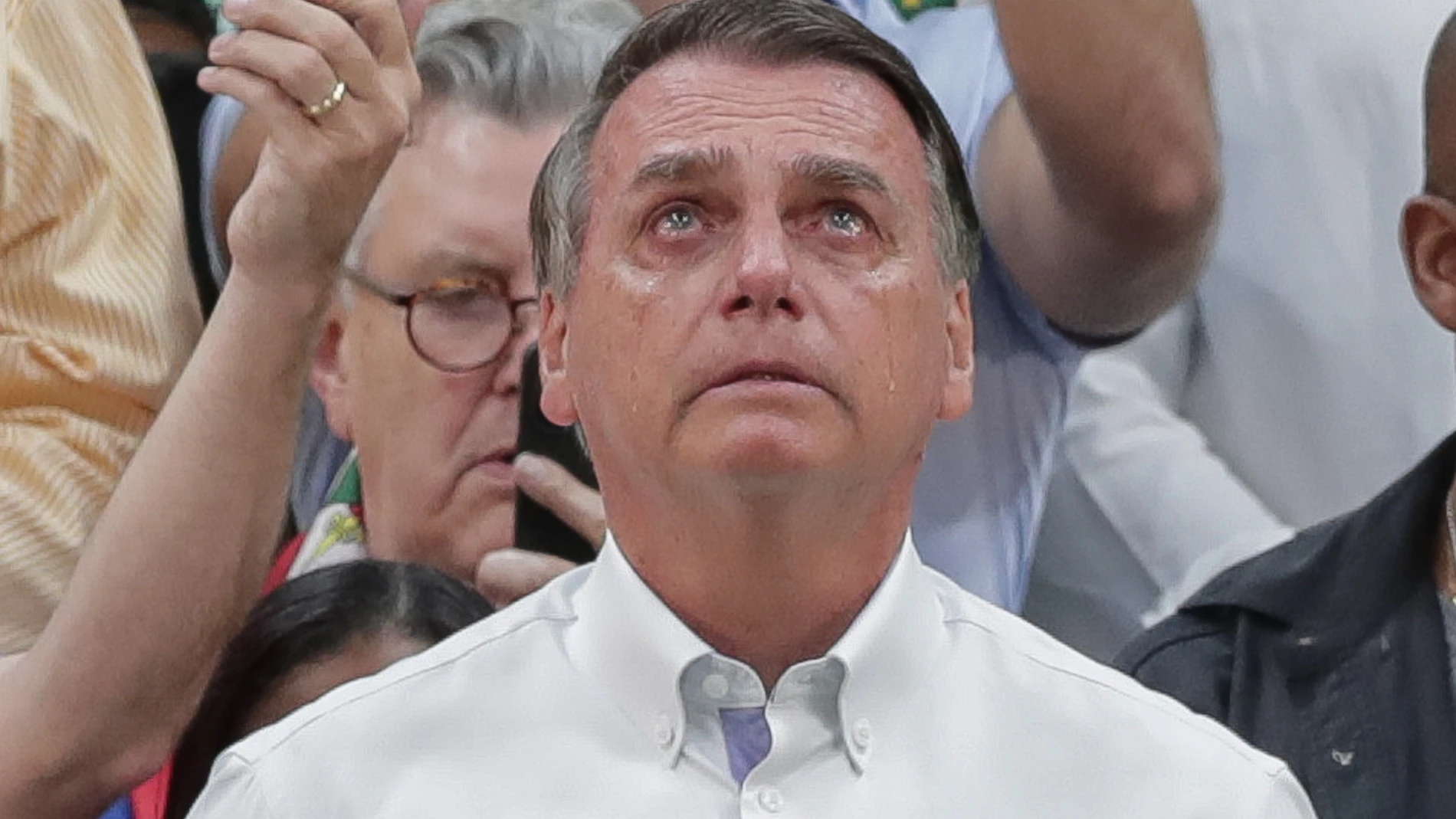 El presidente de Brasil, Jair Bolsonaro, llora durante la convención nacional del Partido Liberal, hoy, en el Maracanãzinho de Río de Janeiro