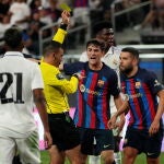 Amarilla a Jordi Alba en el Real Madrid-Barcelona de Las Vegas