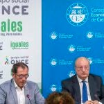 El presidente del CES, Enrique Cabero, y el delegado territorial de la ONCE en Castilla y León, Ismael Pérez, presentan los datos del Grupo Social ONCE durante 2021 tanto a nivel estatal, como la labor desarrollada en la Comunidad de Castilla y León