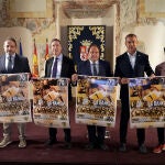 Los directores generales de Deportes, Enrique Sánchez-Guijo, y de Turismo, Ángel González, participan en la presentación del LXI Gran Premio de Velocidad de La Bañeza