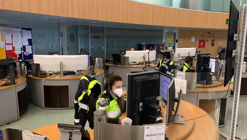 Sala de Emergencias Madrid donde coordinan las llamadas a los servicios de emergencias