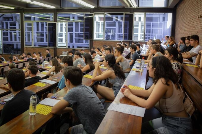 Varios alumnos de la Universidad de Barcelona