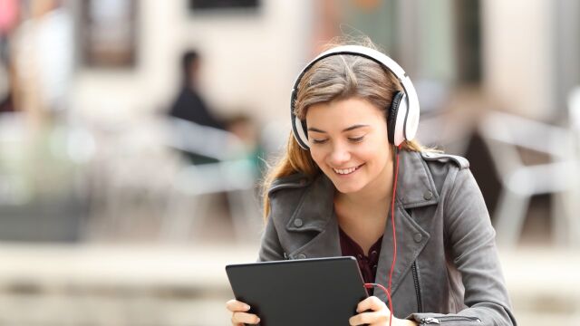 Escucha estos podcast para convertirte en toda una experta