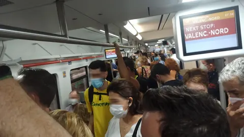 Imagen de uno de los trenes que se dirigen a Valencia desde las líneas C1 y C2