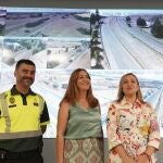 La delegada del Gobierno, Virginia Barcones, presenta la segunda operación salida del verano junto a Inmaculada Matías y el comandante Óscar Rúa