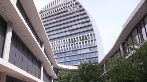 BBVA gana 3.001 millones hasta junio, un 57,1% más