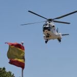 El presidente del Gobierno, Pedro Sánchez, abandona el Complejo de La Moncloa en su helicóptero Súper Puma