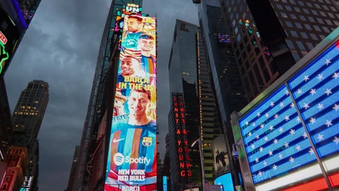Anuncio en Times Square del partido entre el Barça y los New York Red Bull