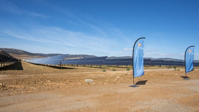Naturgy inaugura su primera planta solar en Guadalajara