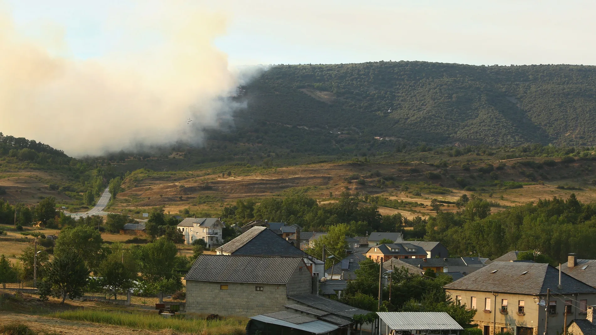 Incendio en la localidad de Otero de Naraguantes, perteneciente al municipio de Fabero (León)