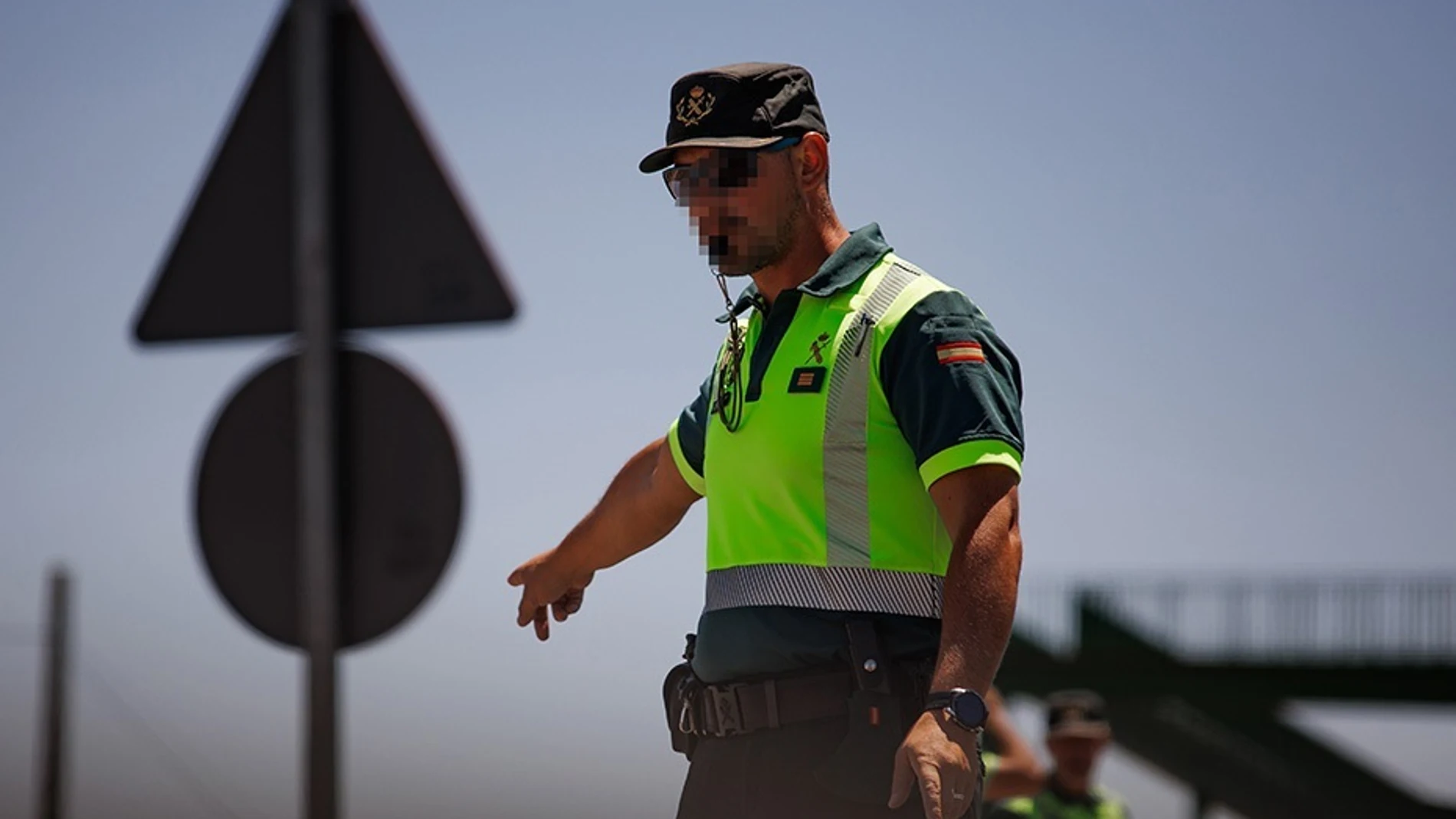 Un agente de la Guardia Civil