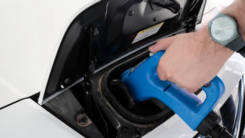 Bruselas ve discriminatoria la ayuda de EE.UU. para la compra de vehículos eléctricos solo ‘Made in USA’