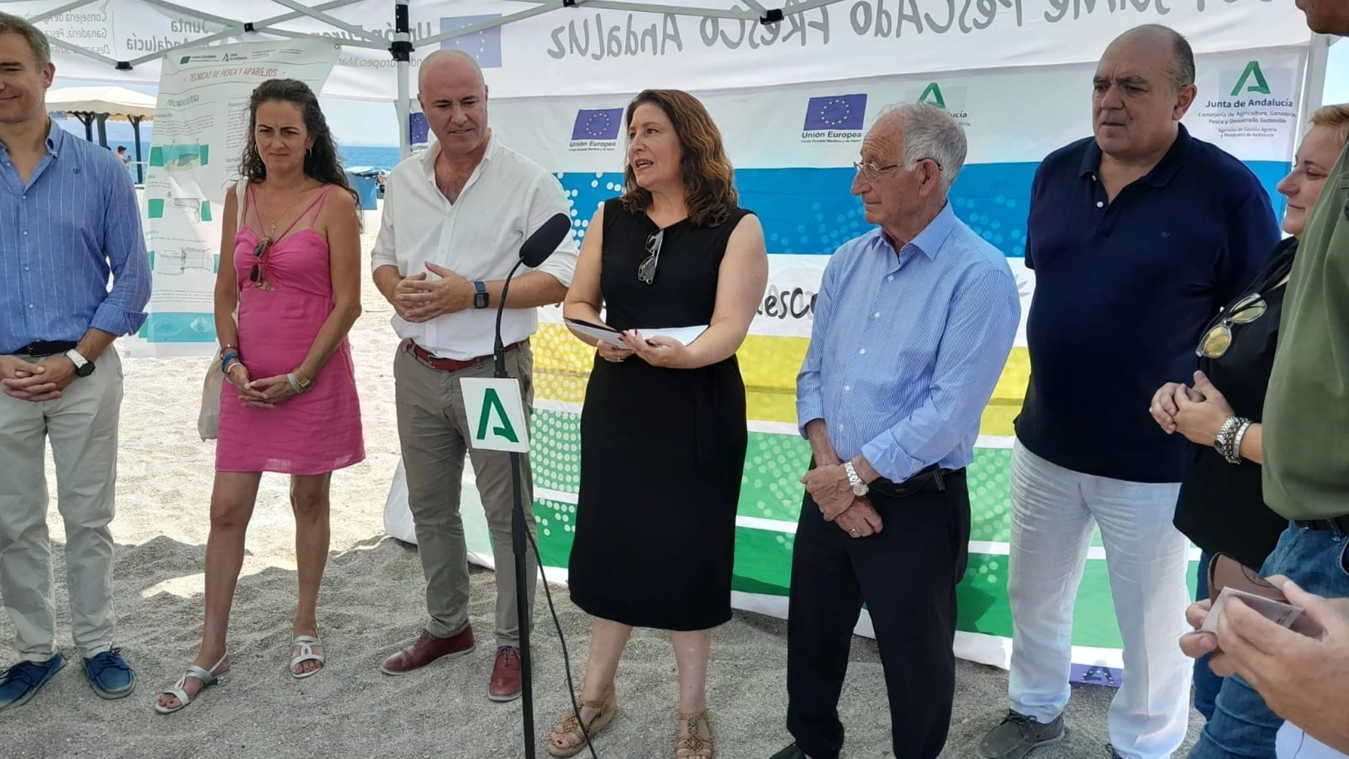 Carmen Crespo presenta la campaña para fomentar el consumo de pescado andaluz en Roquetas de Mar (Almería). JUNTA DE ANDALUCÍA