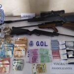 Dinero, armas y sustancias intervenidas en tres operaciones policiales en San Juan de Aznalfarache (Sevilla). POLICÍA NACIONAL