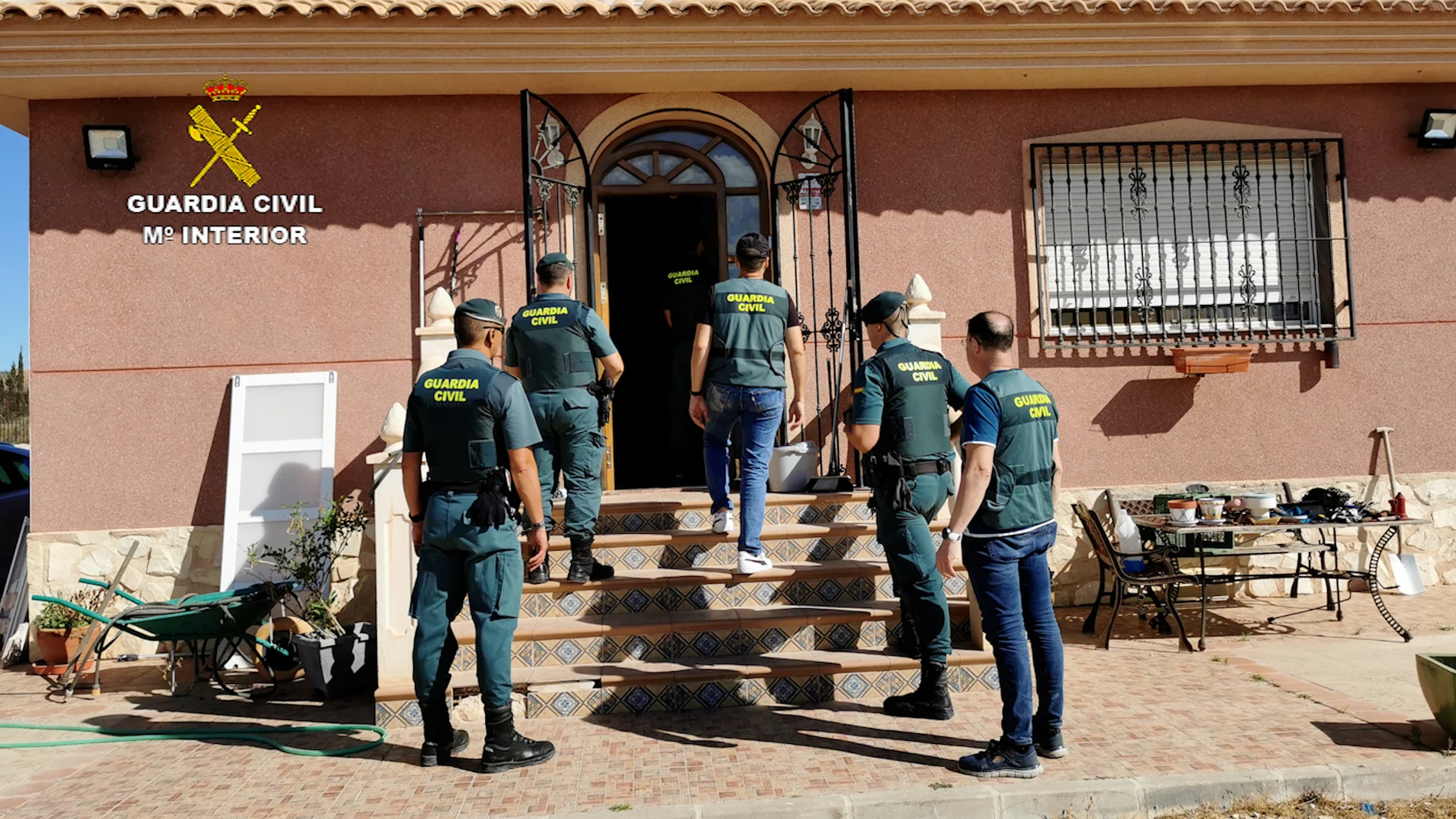 Atracaron un banco en Murcia, mientras uno de ellos se encontraba de permiso penitenciario, y poco después otro en Alicante