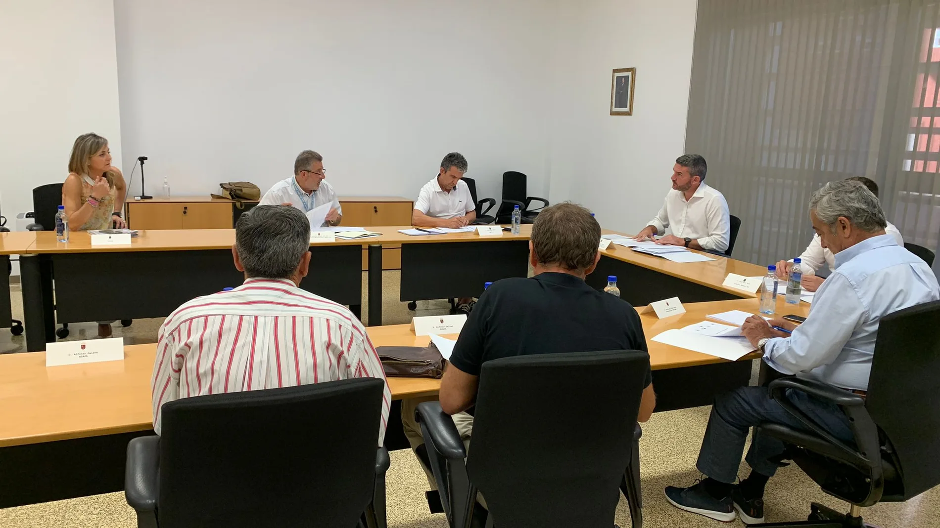 El consejero Antonio Luengo durante la reunión de trabajo con organizaciones agrarias y Fecoam.