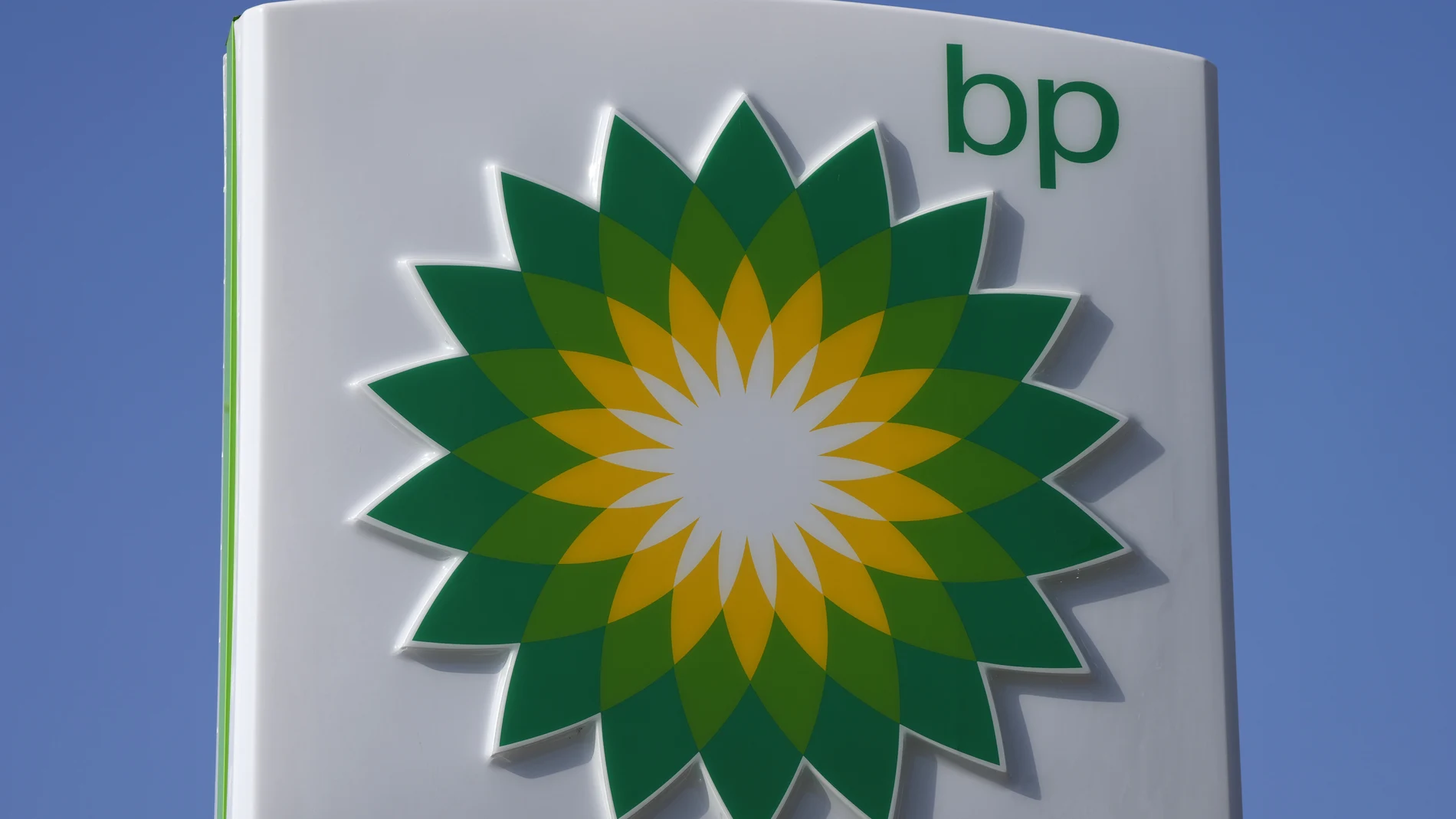 Logo de BP en una gasolinera de Londres