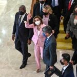 La portavoz de la Cámara de Representantes, Nancy Pelosi, en Kuala Lumpur, antes de partir hacia Taiwán