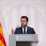 El presidente de la Generalitat, Pere Aragonès, en rueda de prensa tras la reunión del último Consell Executiu del curso político. DAVID ZORRAKINO - EUROPA PRESS 02/08/2022
