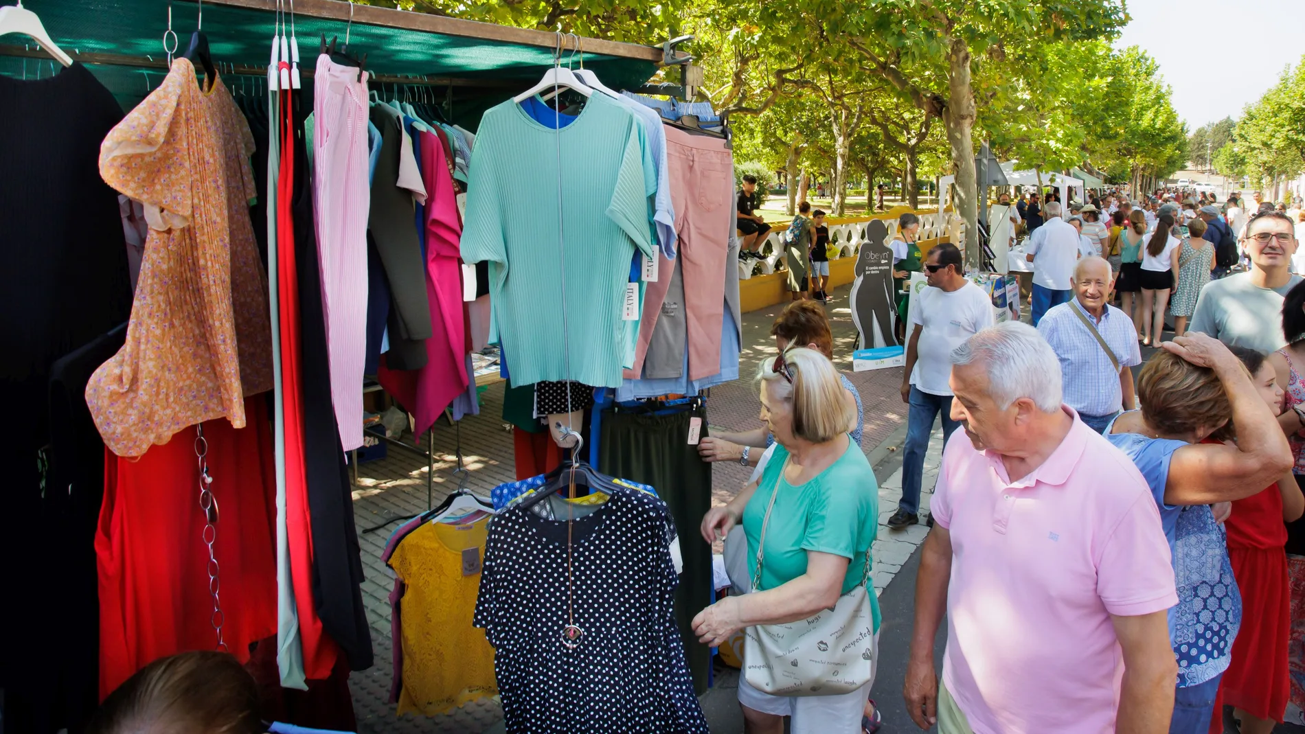 Ciudad Rodrigo celebra el Martes Chico con casi 130 puestos de comerciantes