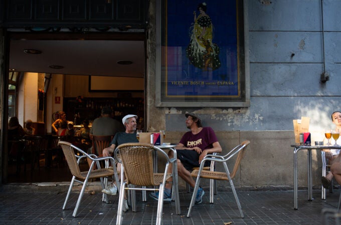 Las terrazas de Ciutat Vella, Gràcia y Enric Granados tendrán que cerrar una hora antes