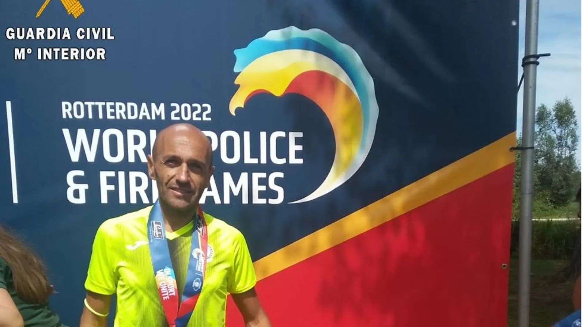 Rubén Pérez Herrero, con la bandera de España tras lograr una de sus dos medallas de oro