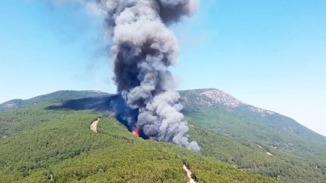 Incendio en Santa Cruz del Valle (Ávila)