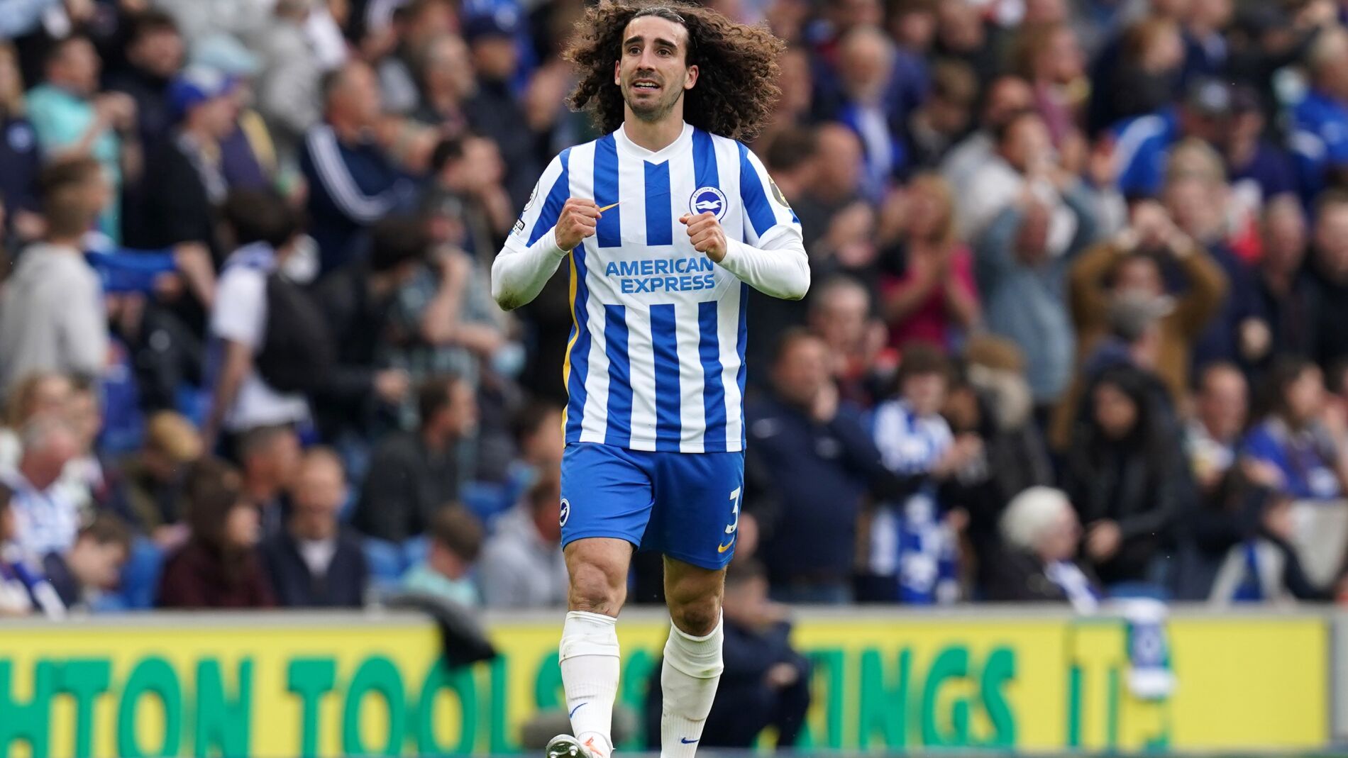 La Novia De Marc Cucurella Celebra Su Fichaje Por El Chelsea