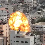 Un incendio tras un ataque israelí en Ciudad de Gaza