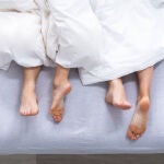 Lavar los pijamas y las sábanas con frecuencia es algo más importante para la salud de lo que muchos piensan | Fuente: Dreamstime