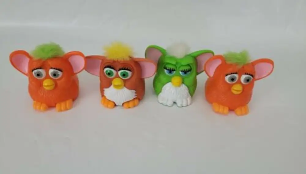 Algunos juguetes de la colección de Furbys