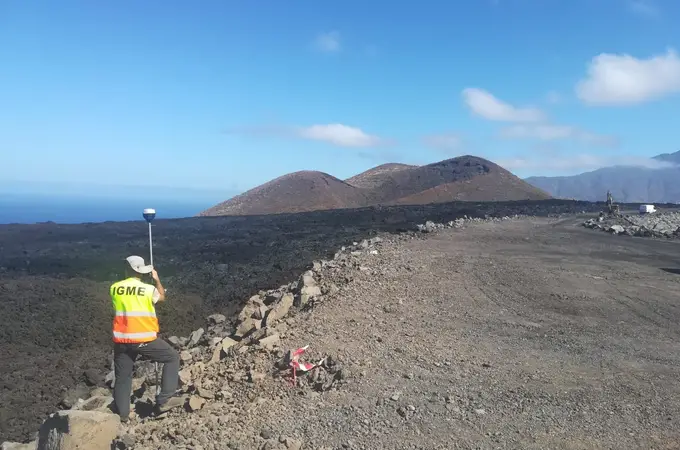 Las coladas del volcán de La Palma aún superan los 1.000 ºC