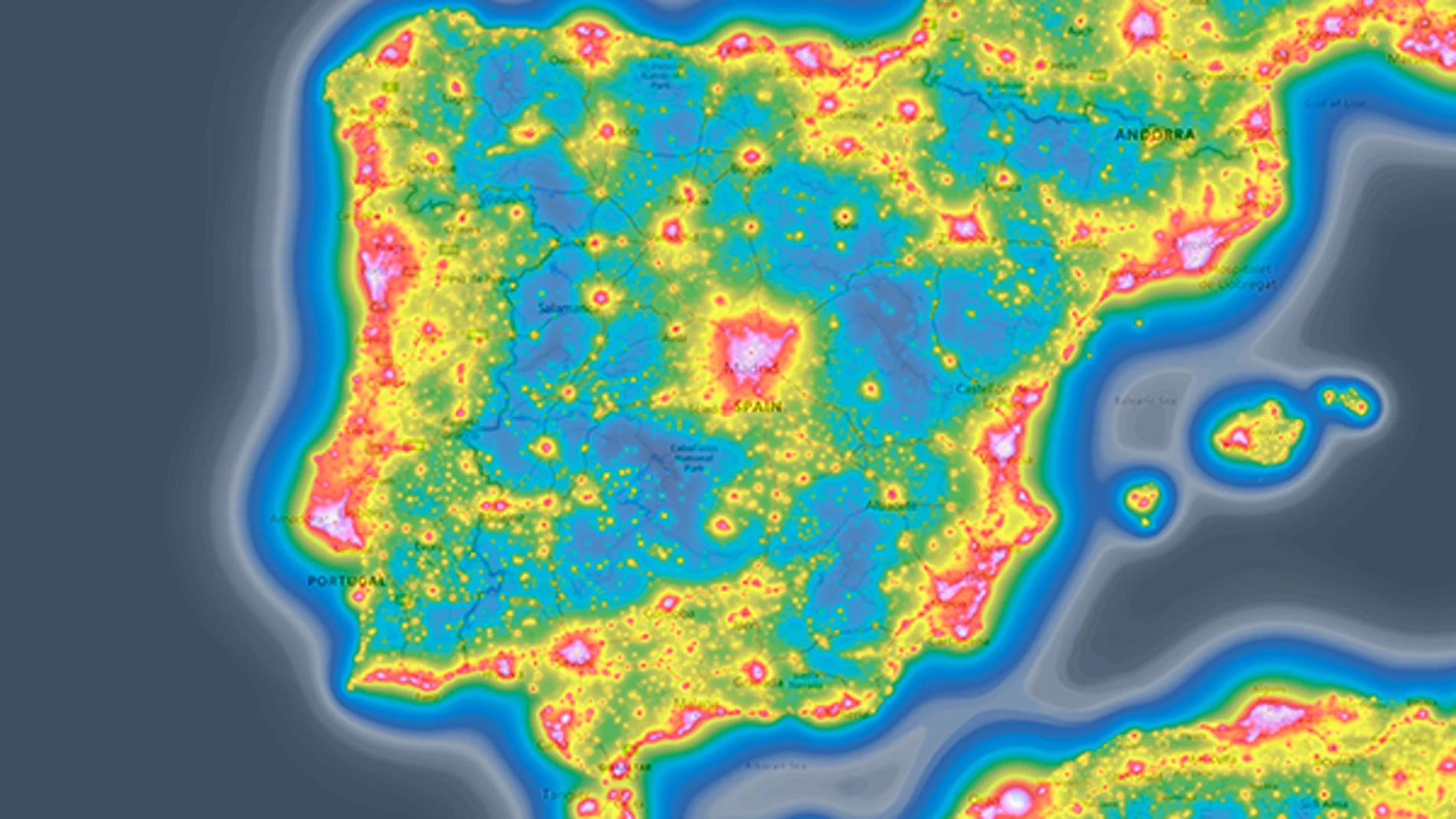 El mapa de la contaminación lumínica en España, de acuerdo Light Pollution Map.