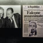 Fotografías de Giovanni Falcone y Paolo Borsellino en el Museo de la mafia en Sicilia. Al lado, la portada del asesinato de Falcone