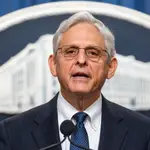 Washington (United States), 11/08/2022.- US Attorney General Merrick Garland delivers a statement on the recent FBI search of former President Donald Trump&#39;s Mar-a-Lago home from the Justice Department in Washington, DC, USA, 11 August 2022. The United States&#39;Äô Federal Bureau of Investigation searched Trump&#39;Äôs residence in Florida on 08 August, reportedly as part of an investigation into materials and documents that Trump may have improperly removed from the White House. (Estados Unidos) EFE/EPA/JIM LO SCALZO